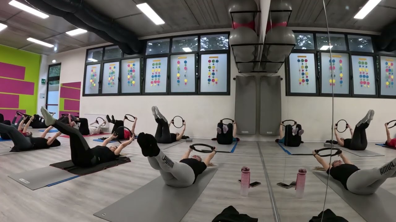 Pilates 15 Minuti con Anello – Allenamento Intermedio Base a Casa