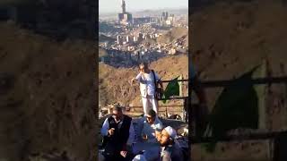 *#جـنــــون_الــصـــــوفيــة*                   *هذا ما يفعله هؤلاء الصوفية على أحد جبال مكة...*