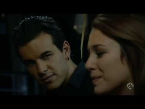 EL BARCO Ainhoa y Ulises escuchando "Jóvenes Eternamente" de Pol 3.14
