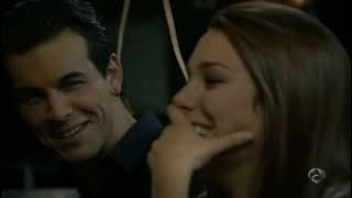 EL BARCO Ainhoa y Ulises escuchando 'Jóvenes Eternamente' de Pol 3.14