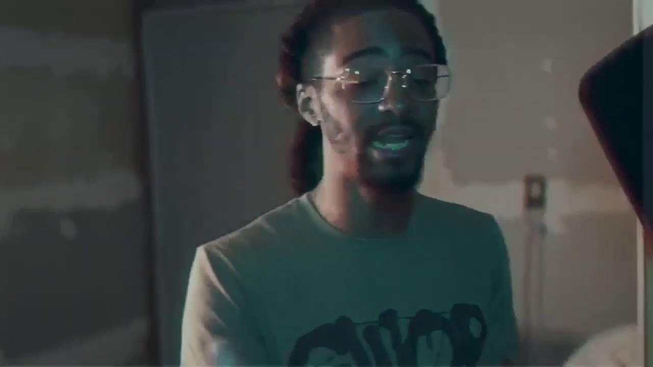 Pressing The Money (Studio Video)