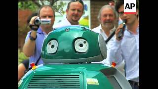 Robot rubbish collector makes its debut