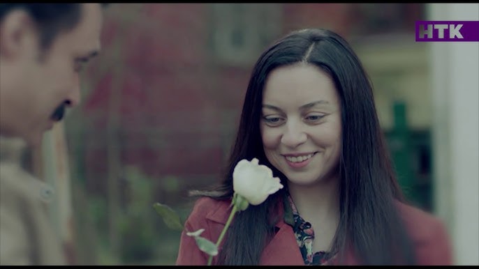 Шляпадағы ханым сиқырлы видео