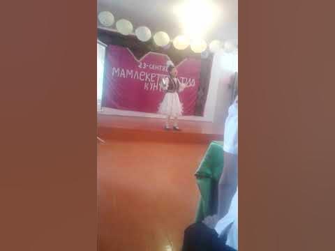 Трансвестит жыныс мүшесін жалайды