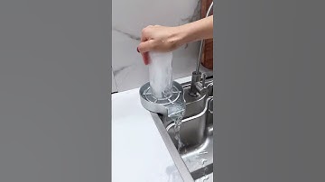 Tích hợp full phụ kiện tiện nghi trên chiếc chậu rửa bát này