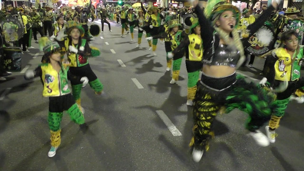 La retirada de Centro Murga Derrochando Alegria corso Belgrano carnaval Porteño 2023 Buenos Aires