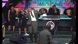 Pastor Johnteris Tate WRECKS Cooper Temple COGIC with CRAZY Close  & Praise Break!!!