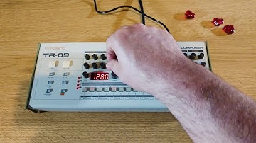 Roland TR-09 short Demo and Sound