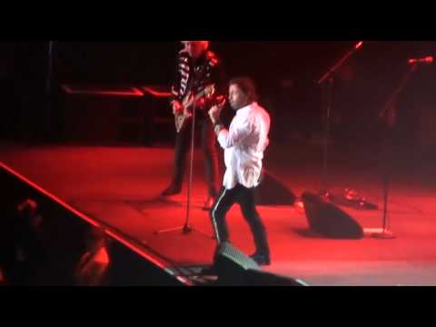 Bad Company-Can't Get Enough- Paul Rodgers Live at the MEN Arena Manchester 02 April 2010