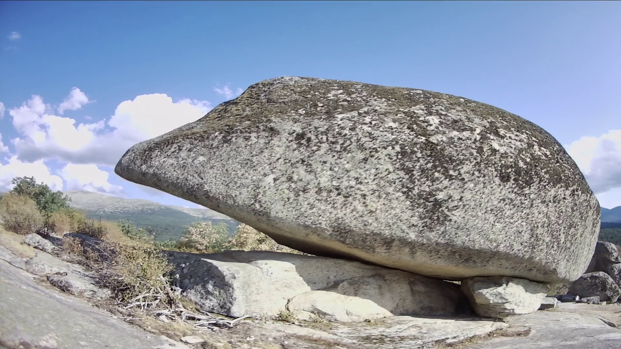 cerro el puerco drone (sierra de guadarrama, pinar de valsain)