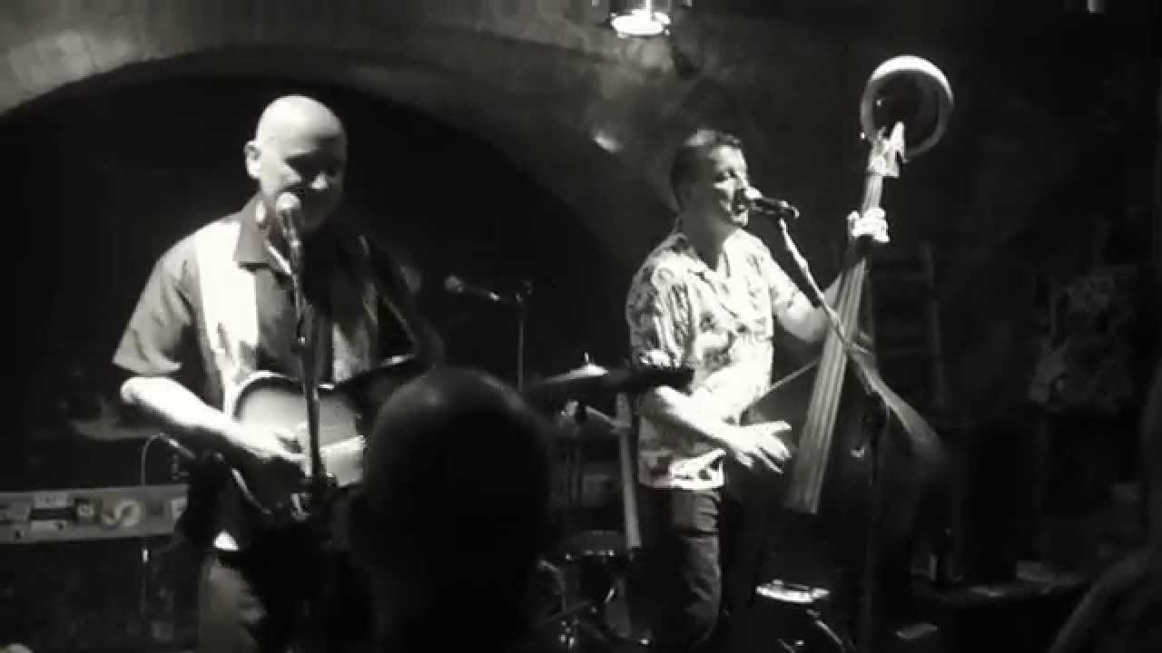 Watch HIPBONE SLIM & THE KNEETREMBLERS "Bald Head" @ rhiz (Wien, Austria) 23.10.2015 on YouTube Watch HIPBONE SLIM & THE KNEETREMBLERS "Bald Head" @ rhiz (Wien, Austria) 23.10.2015 on YouTube