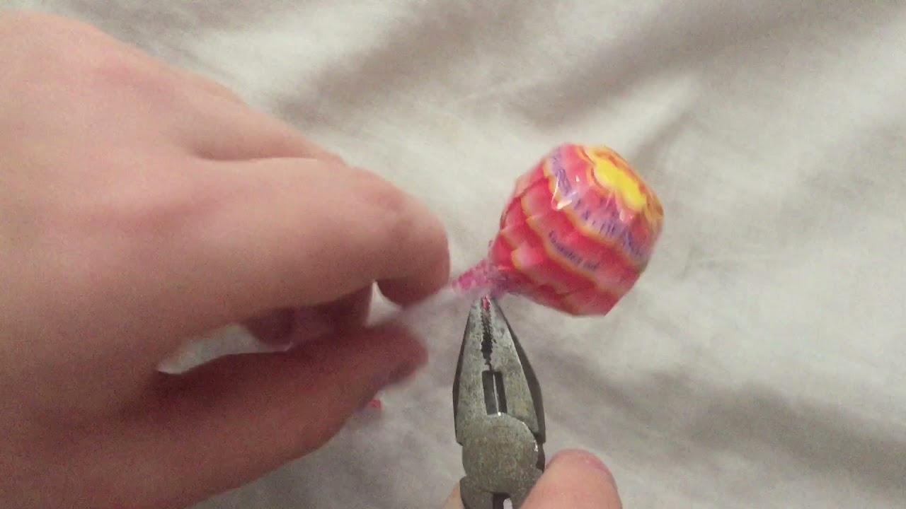 How To Open Chupa Chups Easily How To Open A Chupa Chup (Lollipop) - YouTube
