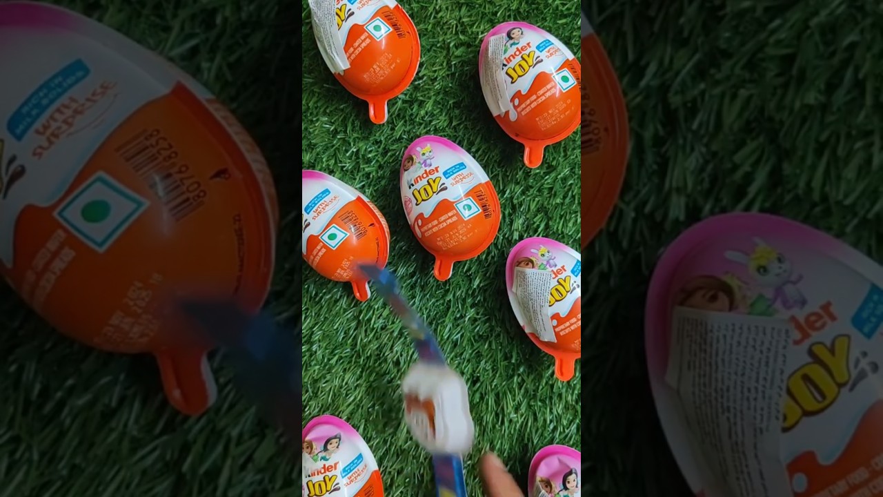 Did You Try Kinder Joy Stuffed with Candy Gharee?! 🍫⌚😱 