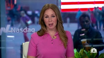 Initial jobless claims land at 228,000