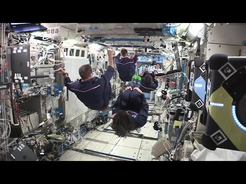 Video: Vznášate sa vo vesmírnej lodi?