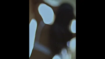 هاندا ارتشيل تخلع ملابسها 