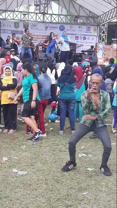 Kakek Kakek Joget dangdut