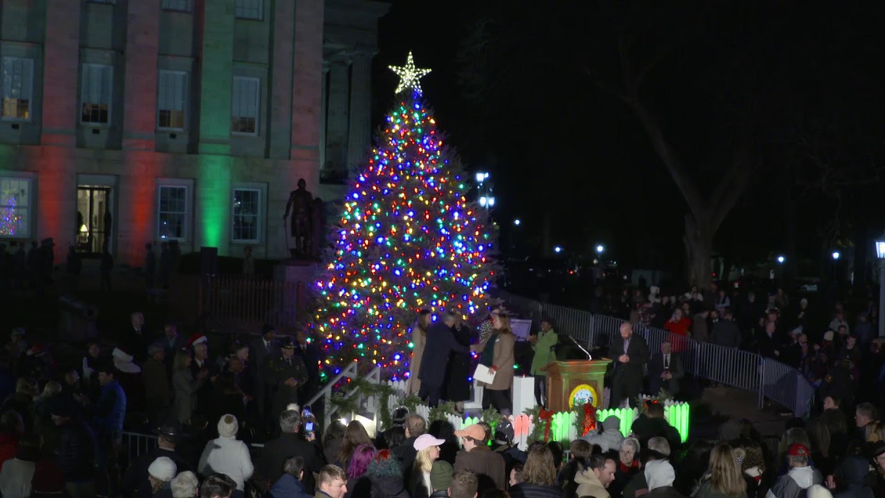 Governor and First Lady Stein Host Capitol Tree Lighting