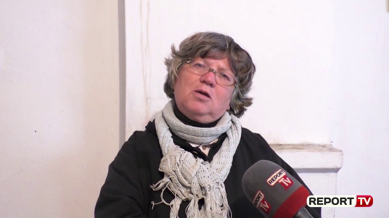 Varfëria ndan djalin e vogël nga familja...Luftë për mbijetesë në shtëpinë e rrënuar nga tërmeti