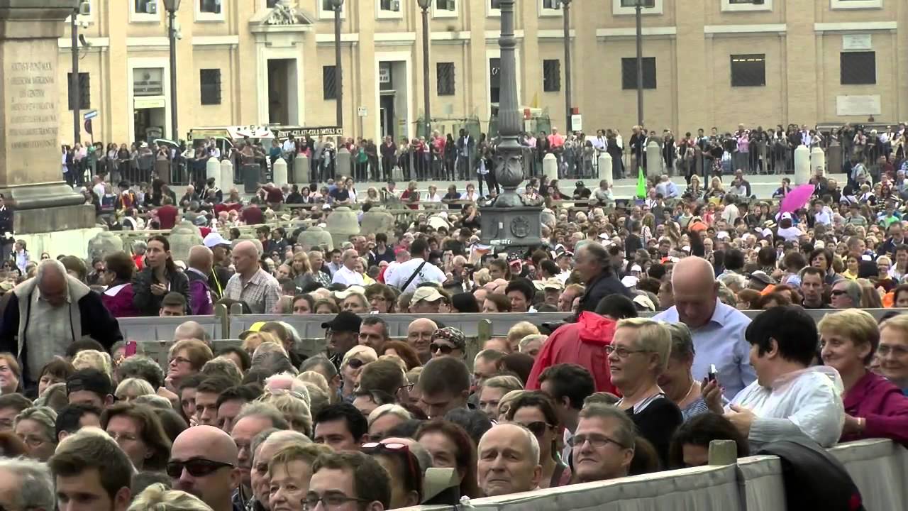 FLASH |  Abp Gądecki i ks. prał. Duarte da Cunha - YouTube