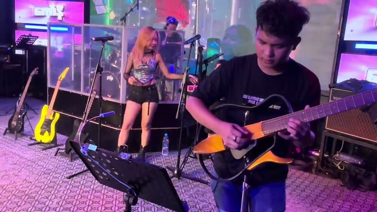 *ခေါ်သံ* ကော်နီ  ကတုံးညီအကို