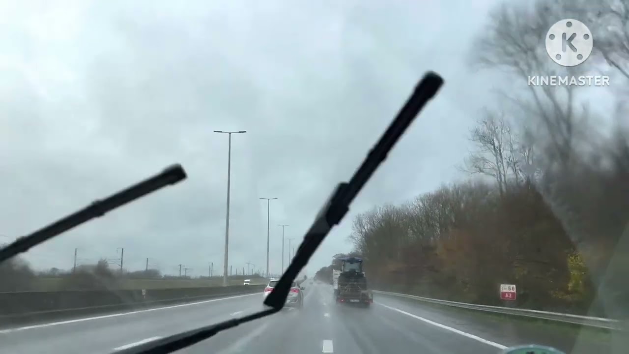 خريجة العاصمة بروكسيل ونصايح للوالدين لي عايشين في أروبا  ردو بالكم مع الهواتف حذاري ثم حذاري￼