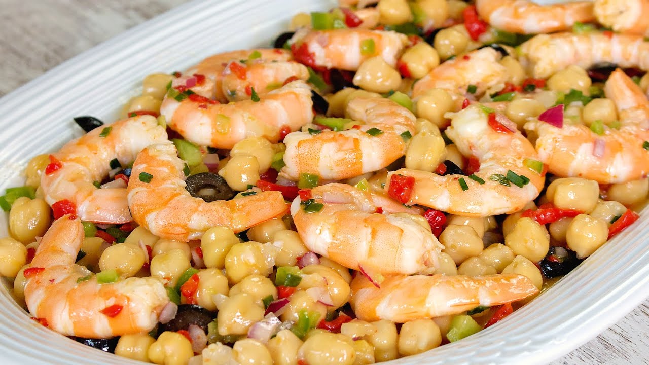 Он настолько вкусный, что его можно готовить каждый день! Здоровый салат из нута.