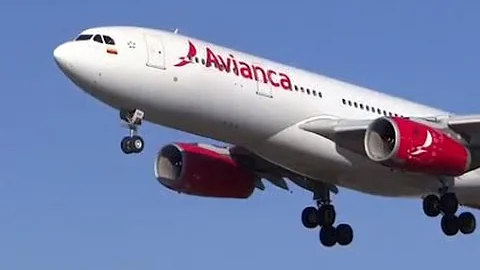 Avianca Airbus A330-200 N941AV Landing London Heathrow Airport