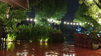 Vlog 1: End of a working day at a cafe in the rain