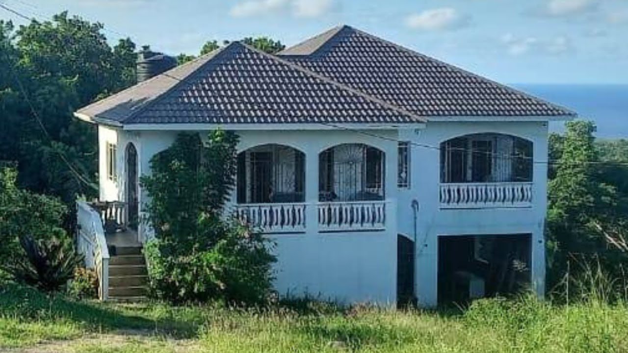 Investment 5 Bedroom 3 Bathroom Property for sale at Belle Air, Runaway