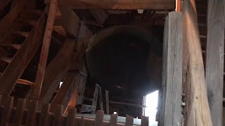 Alla fyra klockorna inne i tornet i Strängnäs domkyrka (video - 3 filmer, 8 versioner)