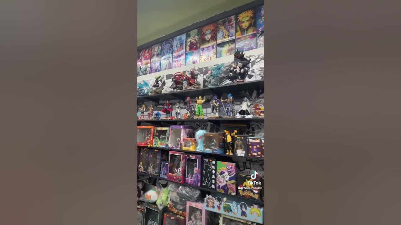 Another anime store on the boardwalk : r/wildwood