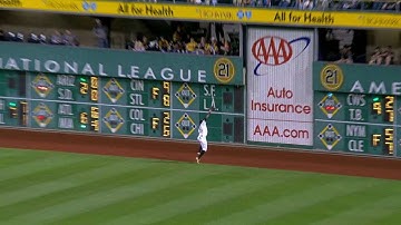MIL@PIT: Polanco hustles to make a grab on the track