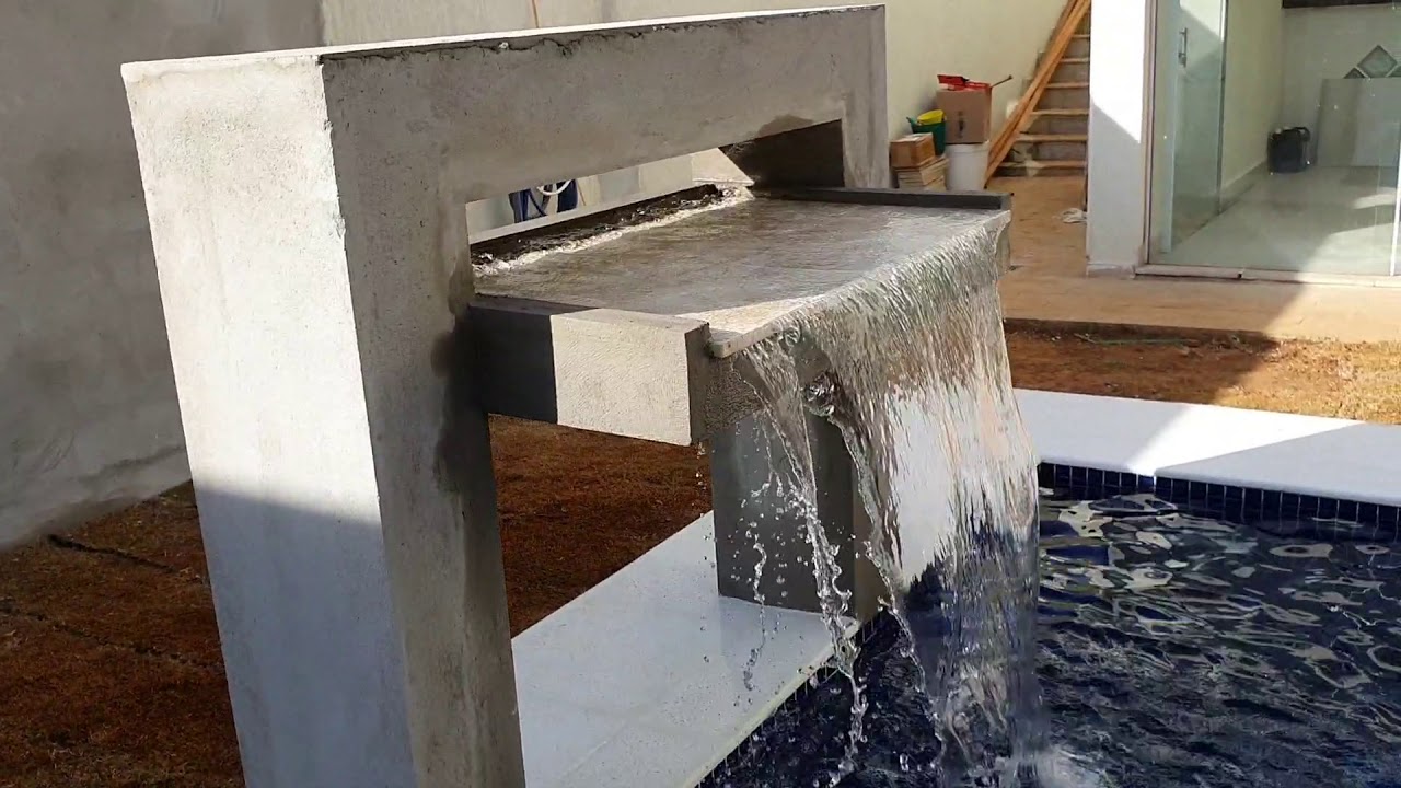 Cascata em concreto armado.