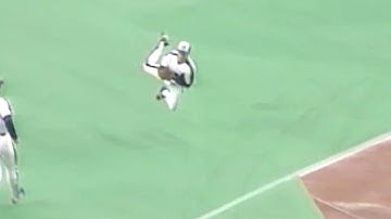 PIT@MON: Candaele makes a diving catch in right