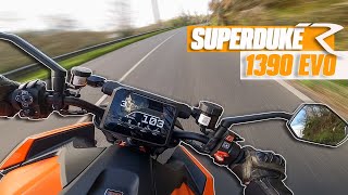 Essai KTM 1390 SUPERDUKE R EVO ! Un bolide avec du caractère