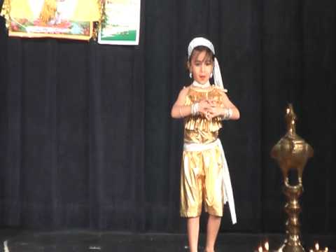 NSGW Vishu 10 - "Muthu kudakal choodi" folk dance by Mytreyi Nair