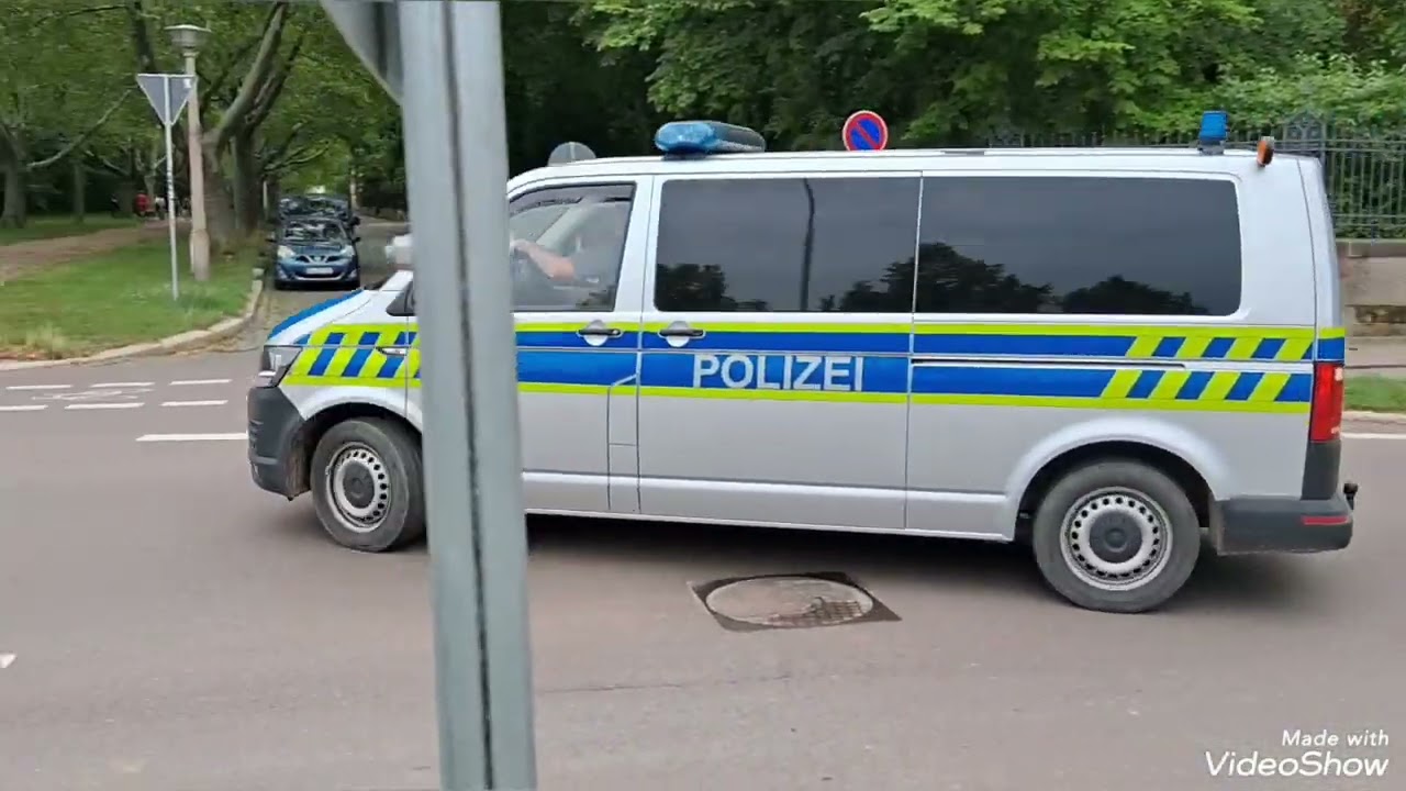 Polizei Großeinsatz Halle beim Fußballspiel zwischen Hallescher FC gegen BFC Dynamo am 26,7,2025 