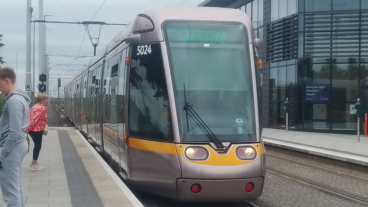 Luas Ride. Luas 5024. Service to Sandyford