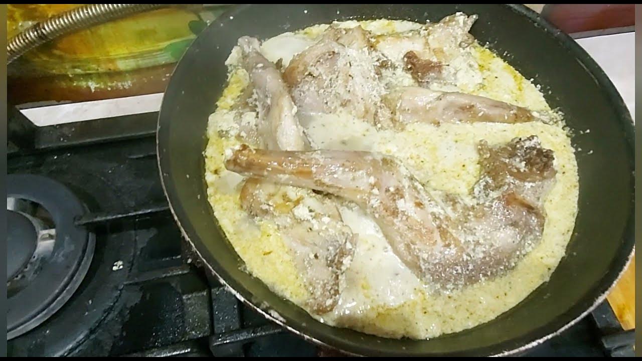 Рецепт кролика в сметане в казане. Как приготовить кролика в сметане в казане. Тушеный заяц в духовке. Рецепт кролика в сметане в казане. Приготовить кроля в сметане.