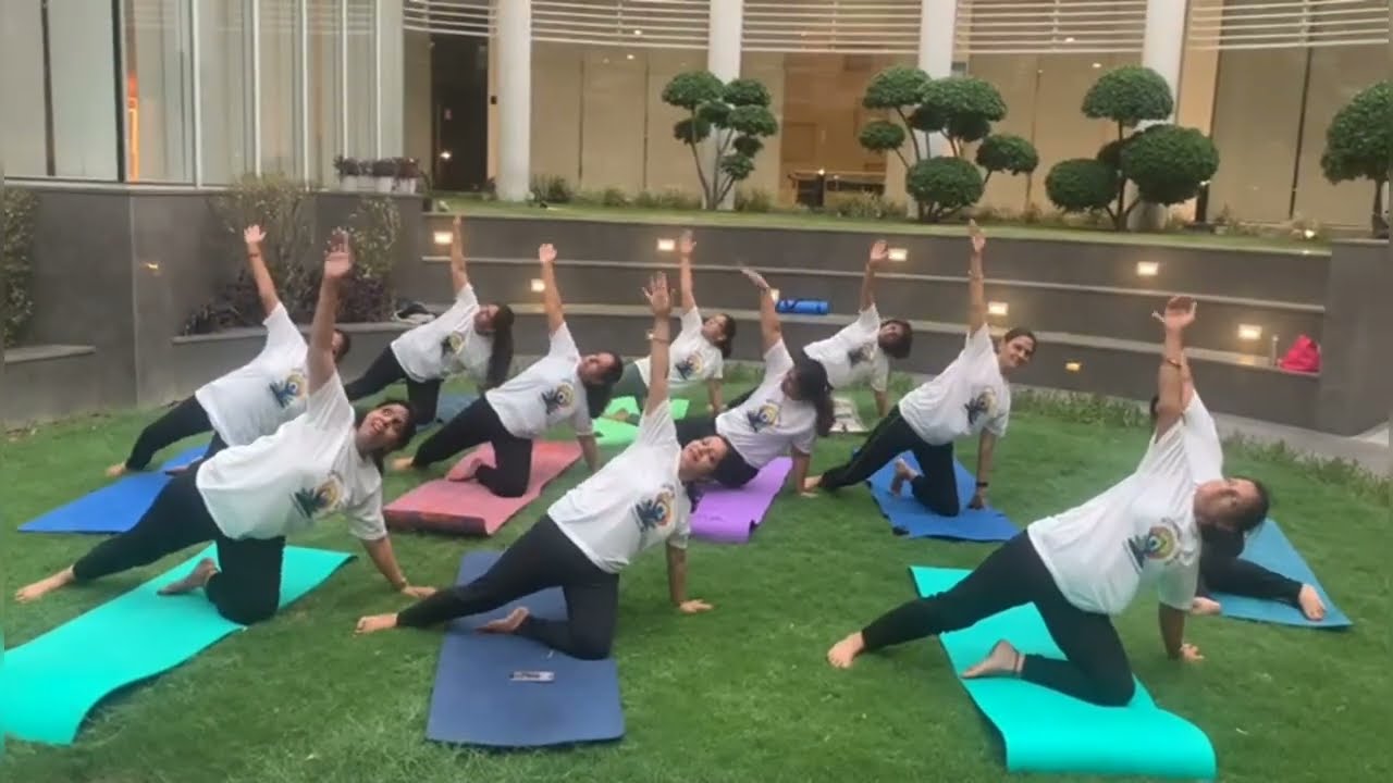 O Re Piya - Yoga Dance Fusion | Aaja Nachle | Yoga Nritya | Yoga Group Dance