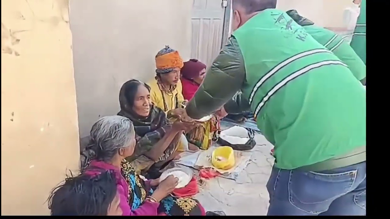 आज शनिबार, बिर्तामोडस्थित शनि मन्दिर र पाउपाथिभरा मन्दिरमा KGF टिमले गरिब दुखिलाई खिर खुवाiyo💖🙏🙏।