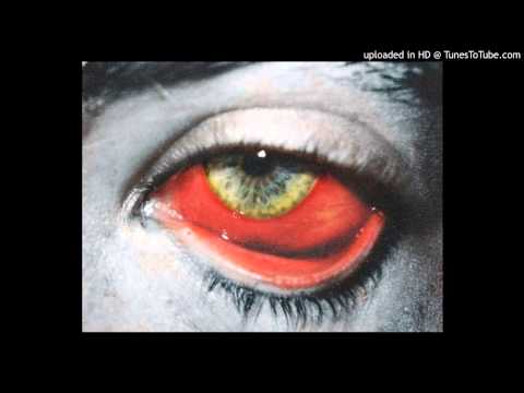 მაგარ კაიფში დედას უყურებს თვალებში â