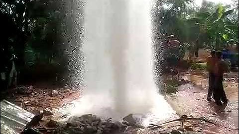 Giếng khoan phun nước cao gần 20 mét ở  Vũng Tàu chuyện lạ Việt Nam