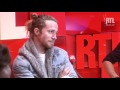 Capture de la vidéo Un Duo Inattendu Entre Oldelaf Et Julien Doré Dans A La Bonne Heure - Rtl - Rtl