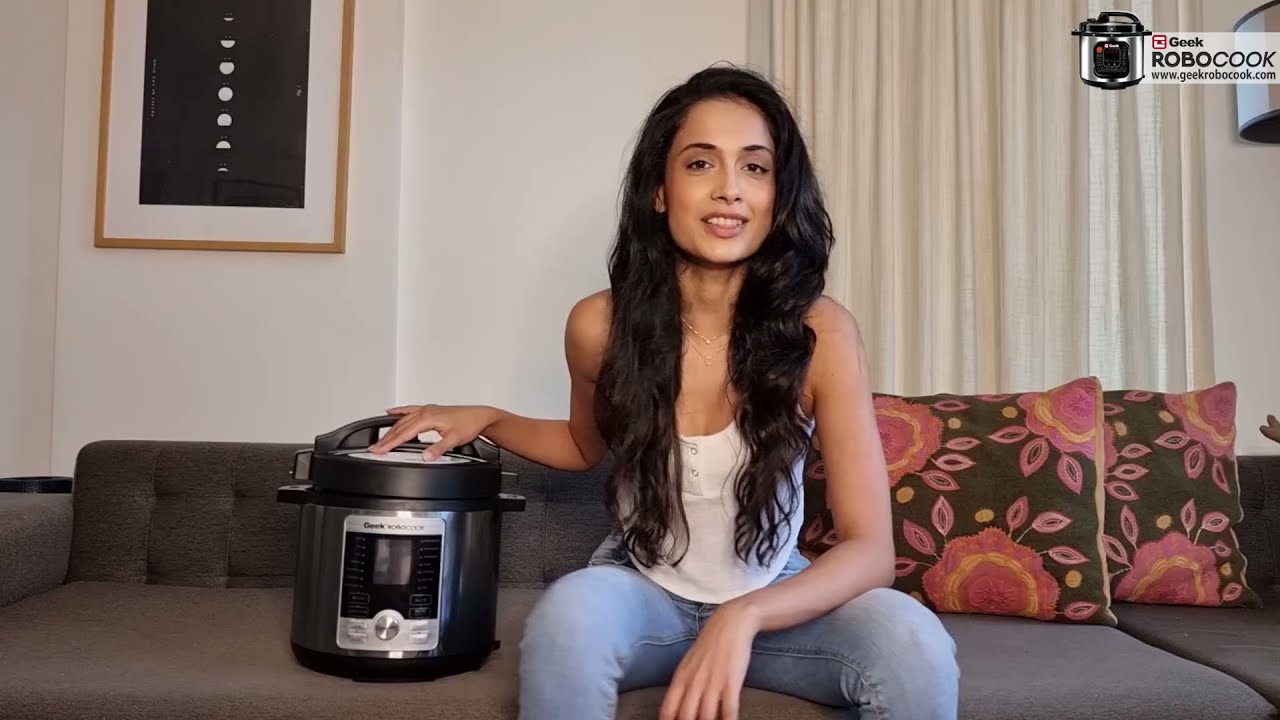 Meet Sarah Jane Dias New Cooking Friend | Geek Robocook | Find Why did she choose this!