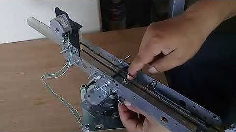 Grúa controlada por arduino (Proyecto escolar)