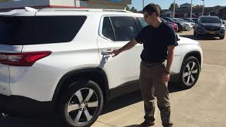 How to Use the Smart Slide 2nd Row Seats on the 2018 Chevrolet Traverse