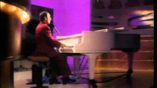 Video thumbnail of "NEIL SEDAKA  The Hungry Years & Should've Never Let You Go (1983)"