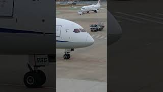 【ショートグラハン動画】ＡＮＡ機「待ってくれてありがとう！」ＪＡＬ機「どういたしまして！」 いつもグラハンありがとう！Thank you for always ground handling!